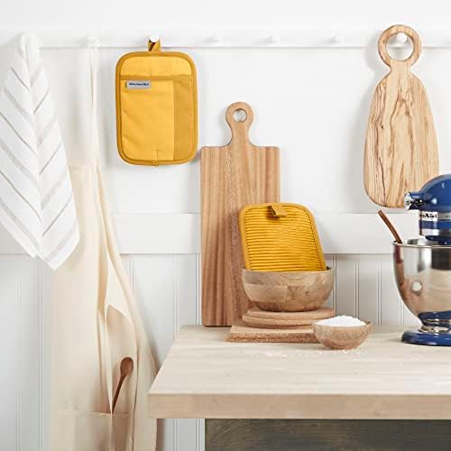 High-Quality Heat-Resistant Oven Mitt Set Majestic Yellow Non-Slip Potholders