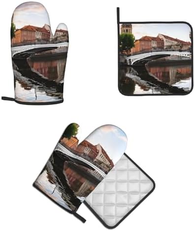 Dublin Ireland Penny Bridge Pot Holder Oven Mitt Set