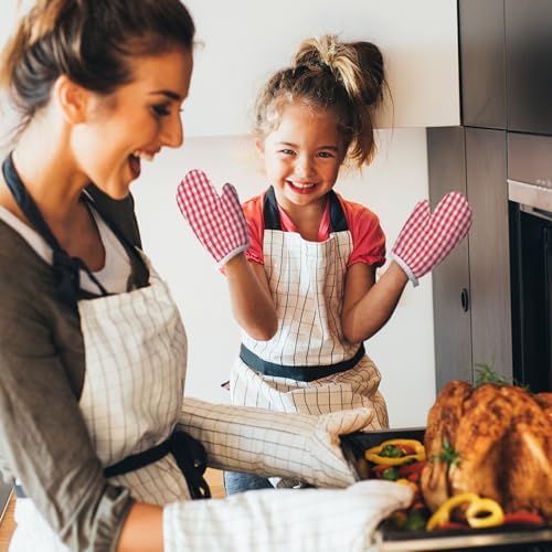 2Pcs Red Checkered Oven Mitts