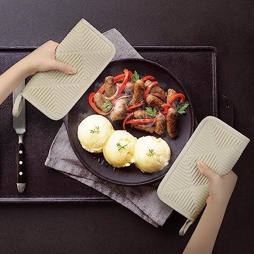 Two-Piece Heat-Resistant Silicone Potholders