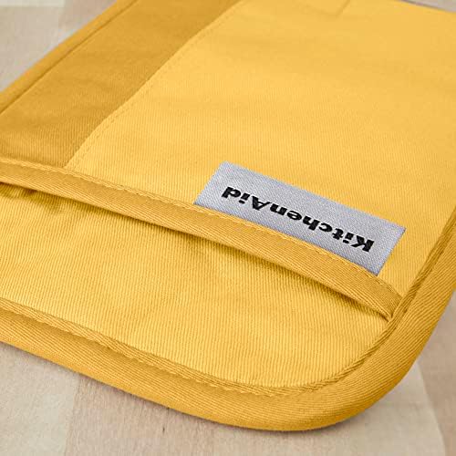High-Quality Heat-Resistant Oven Mitt Set Majestic Yellow Non-Slip Potholders