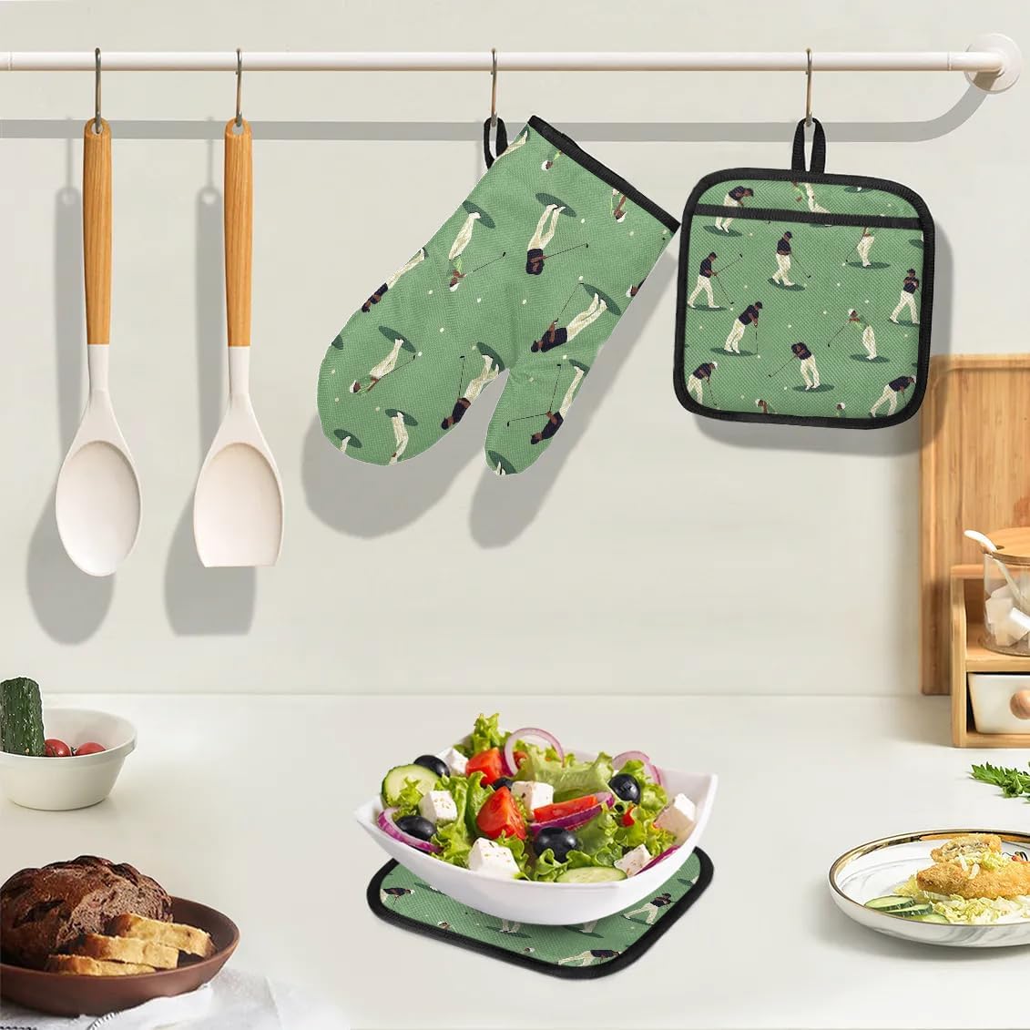 Golf-themed Heat-Resistant Oven Mitts Pot Holders Set