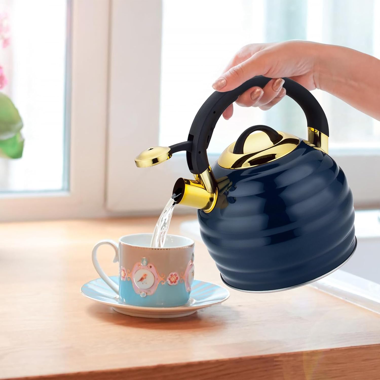 Lazneyru 32 Qt Stovetop Whistling Tea Kettle