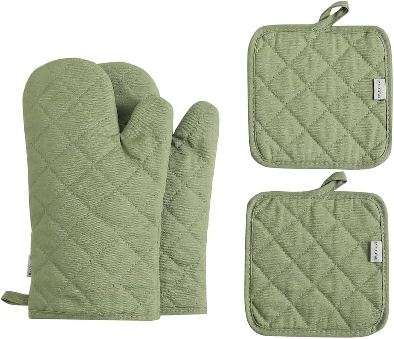4 pc Oven Mitts and Pot Holders Set 500 Degree Heat Resistant