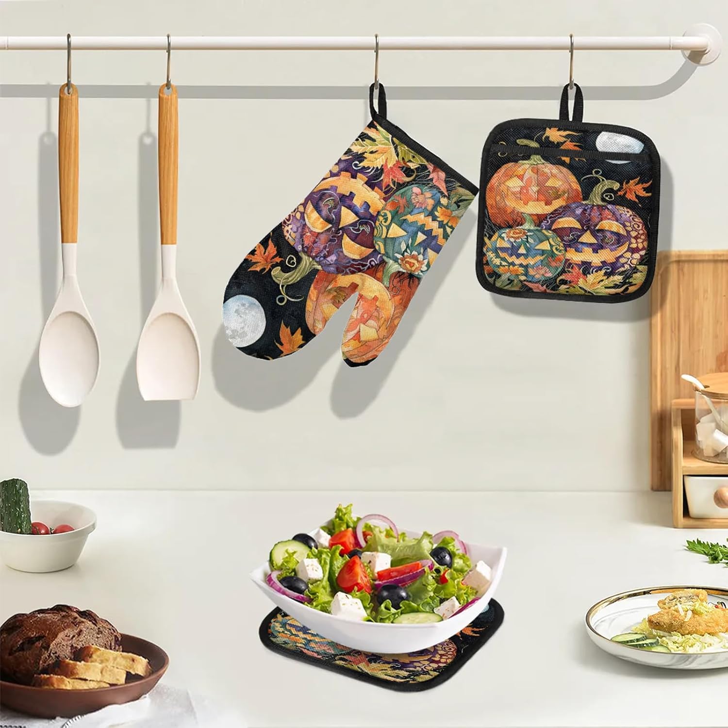 Halloween Unleashed 4-Piece Oven Mitts Potholders