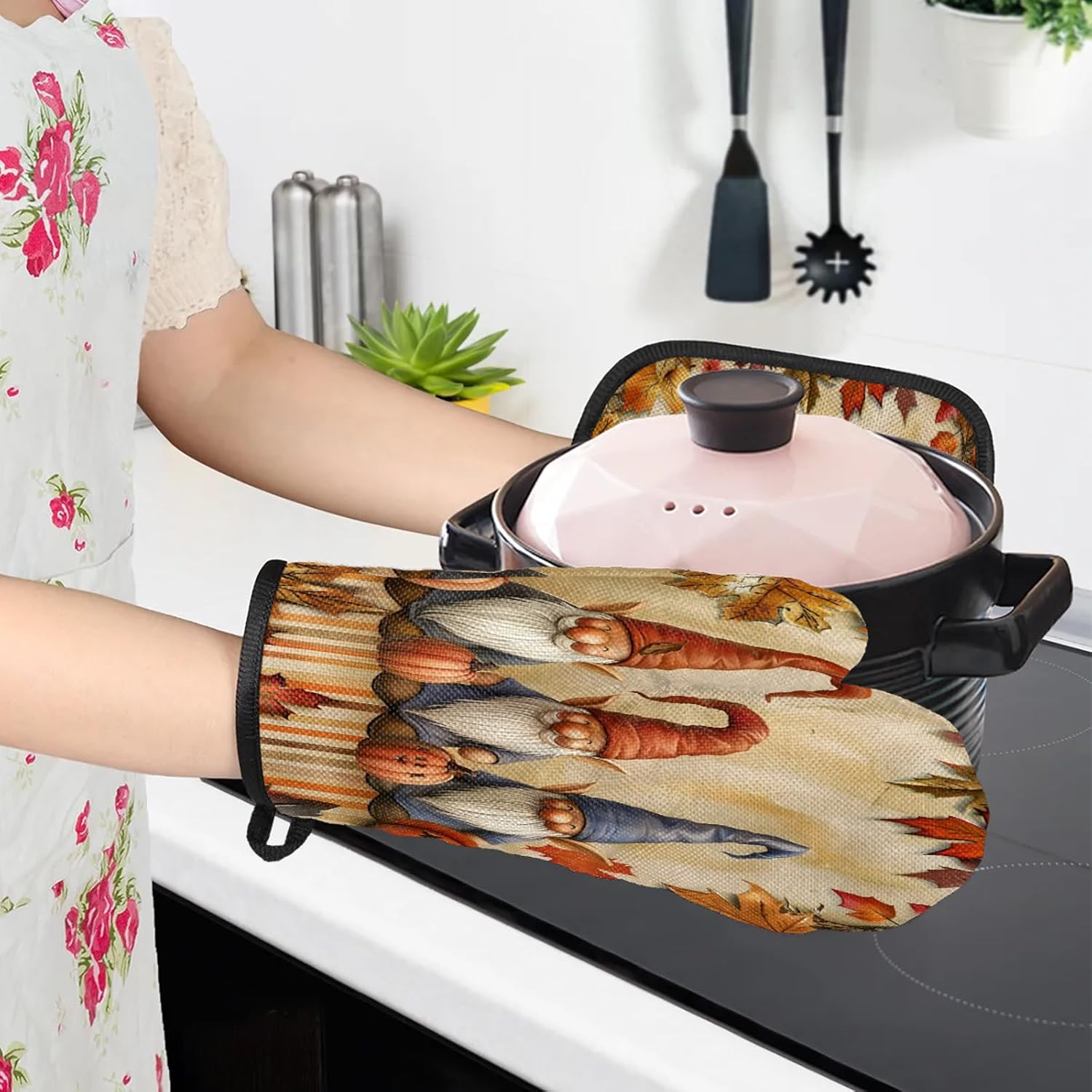 TropicalLife Fall Gnomes Halloween Oven Mitts Pot Holders Heat-Resistant Set of 4