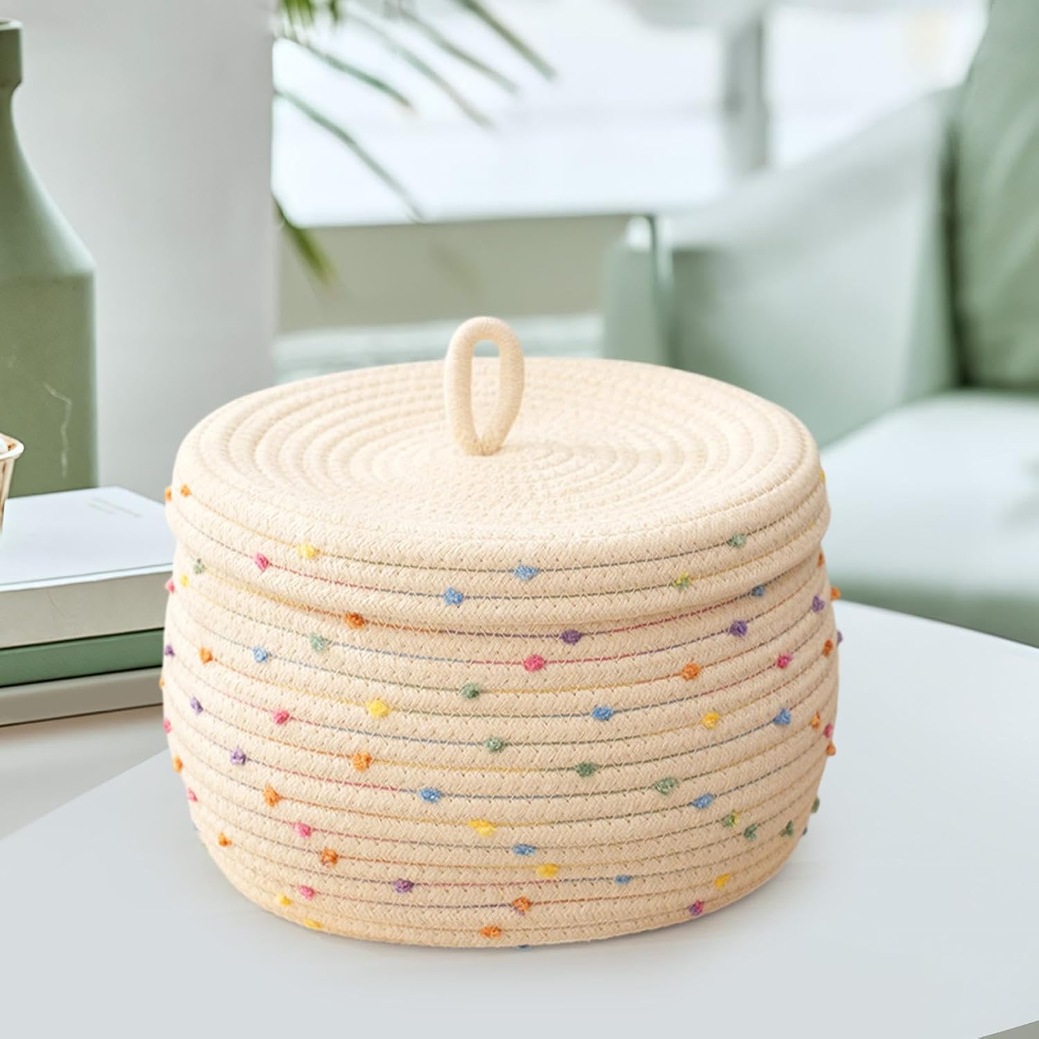 Elegant Round Storage Basket with Lid - Keep Your Room Organized