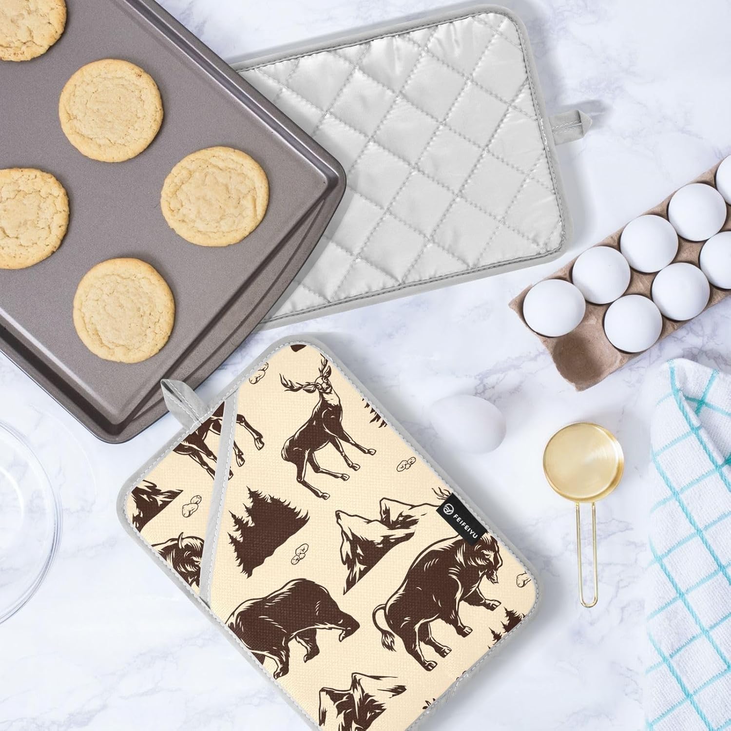 Warm Potholders Set for Kitchen Use