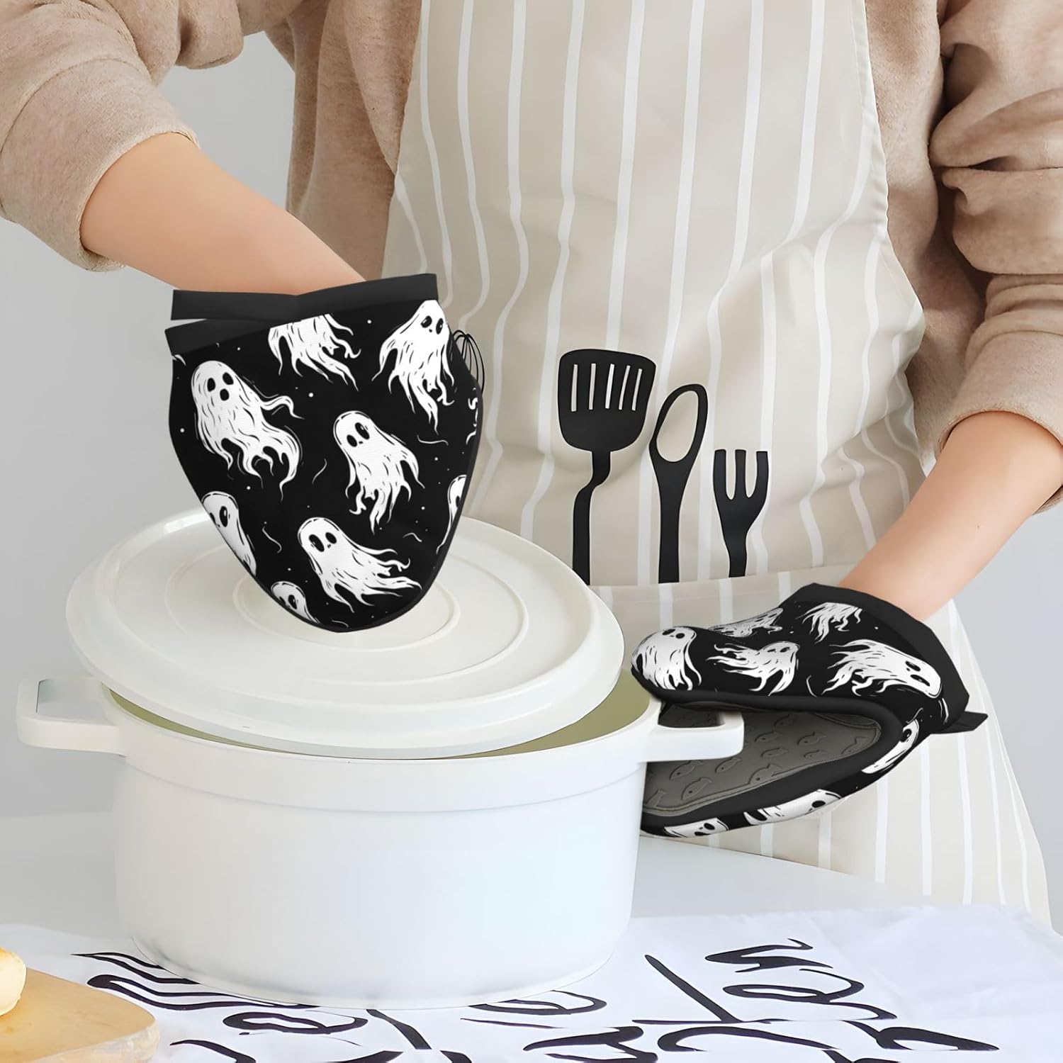 Halloween Ghost Mini Silicone Oven Mitts Heat-Resistant Safe for Cooking