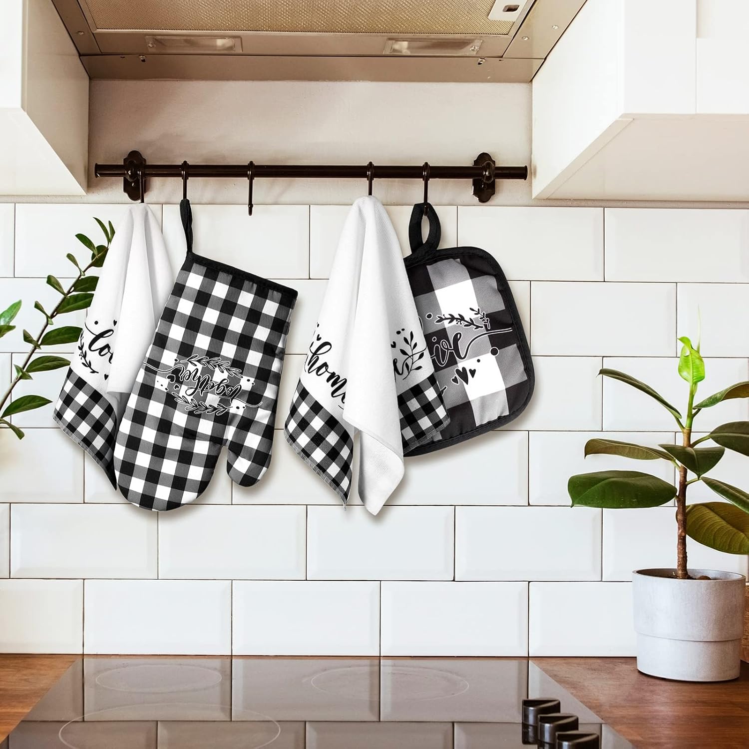Oudain 7 Pcs Christmas Buffalo Kitchen Mitts and Pot Holders Check Plaid Set
