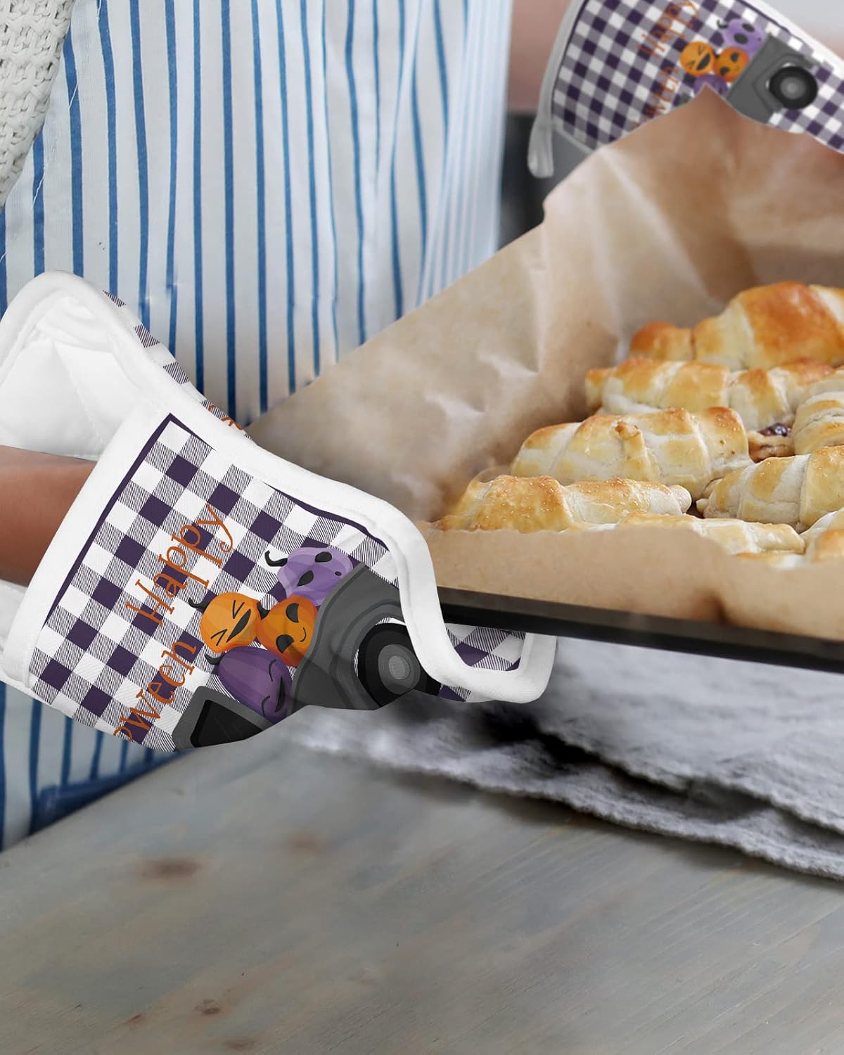 Happy Halloween Heat-Resistant Potholder with Pocket