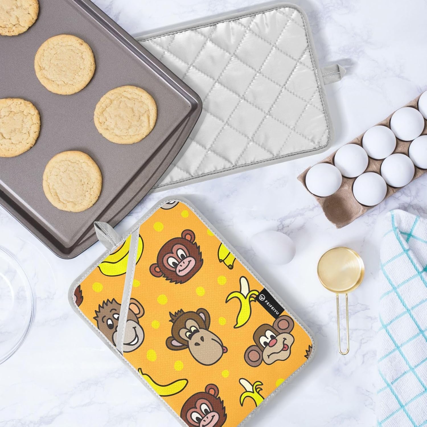 Dalzium Cute Monkeys Bananas Potholder Set of 2