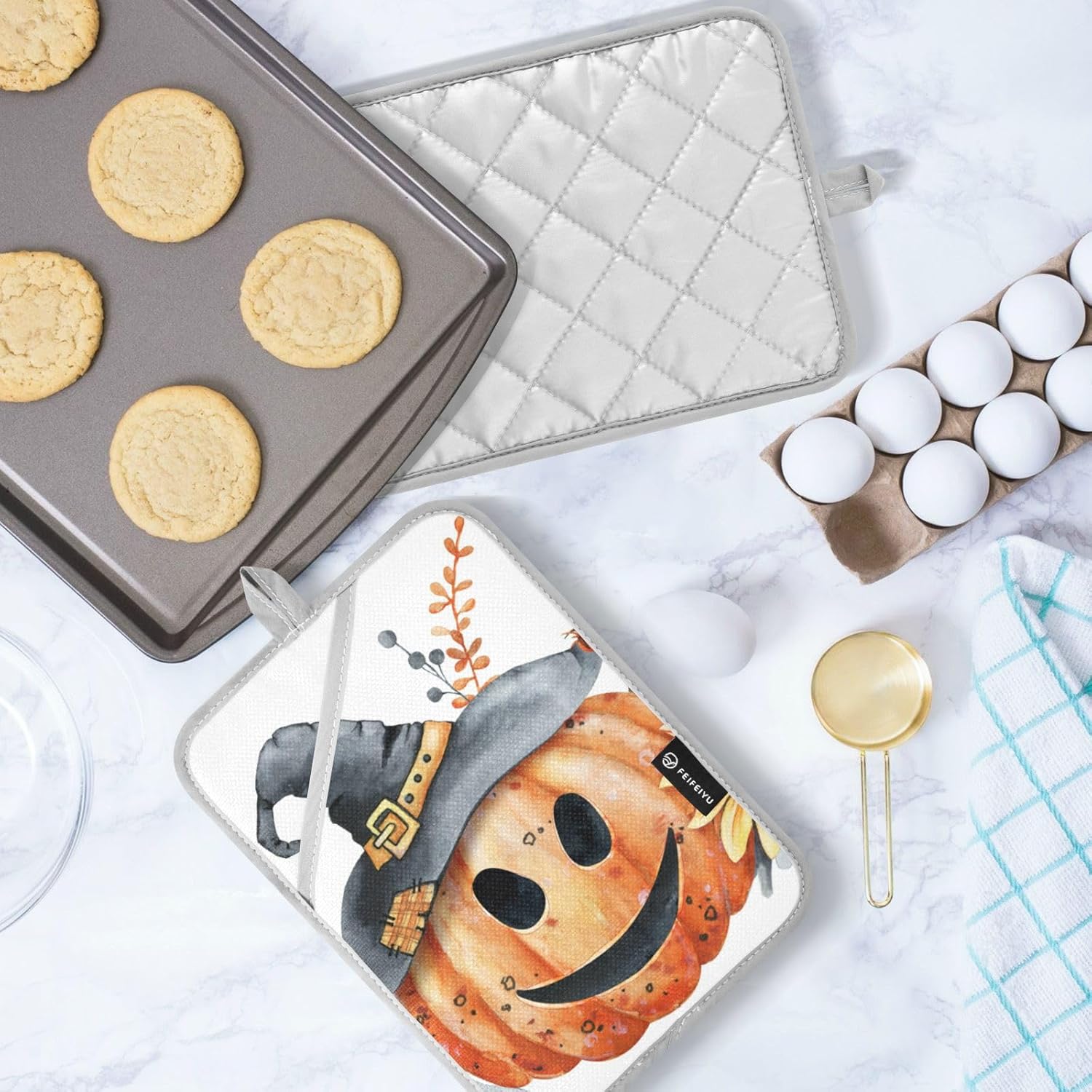 Happy Halloween 2-Piece pumpkin pot holder set with pockets