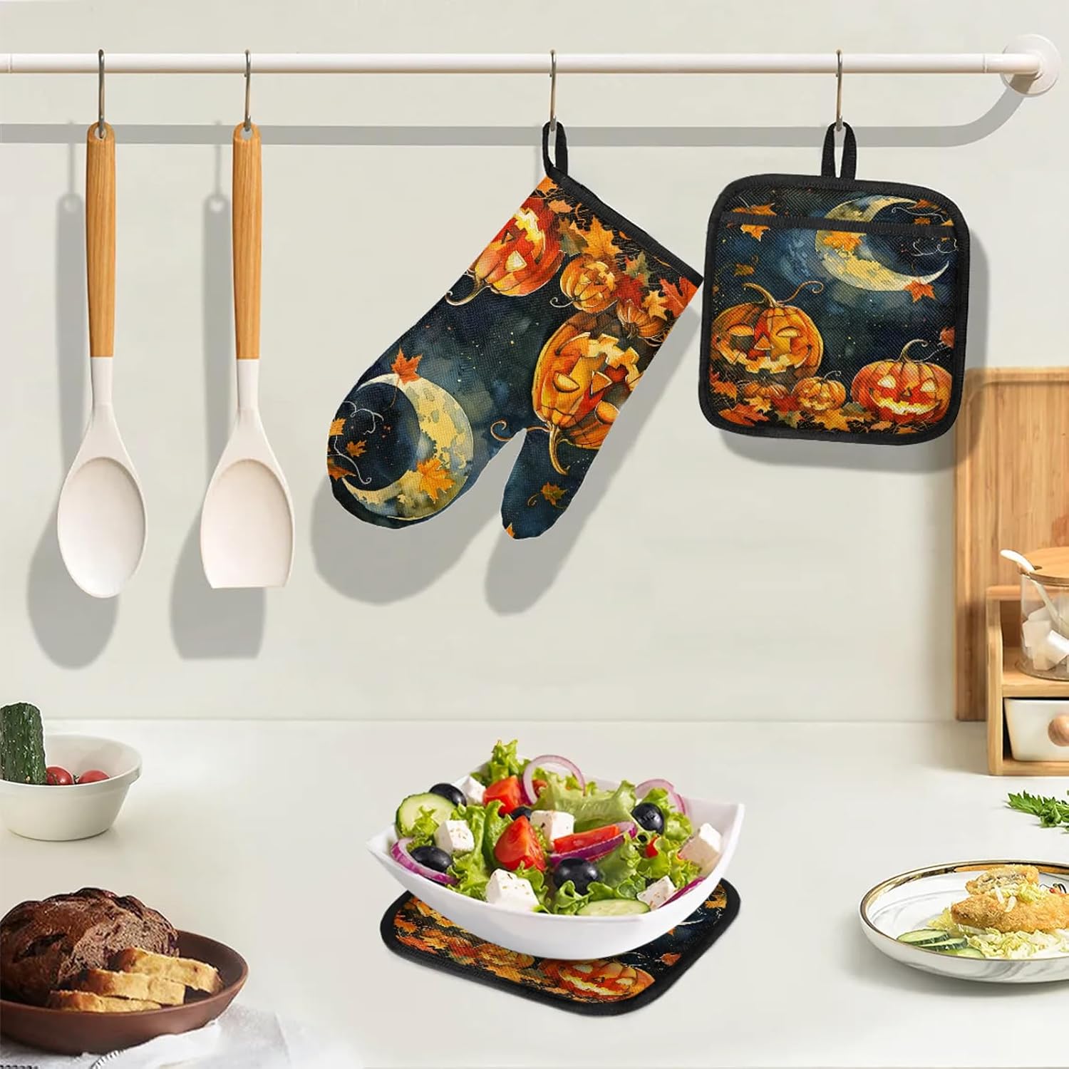 TropicalLife Halloween Pumpkin Oven Mitts and Pot Holders Set