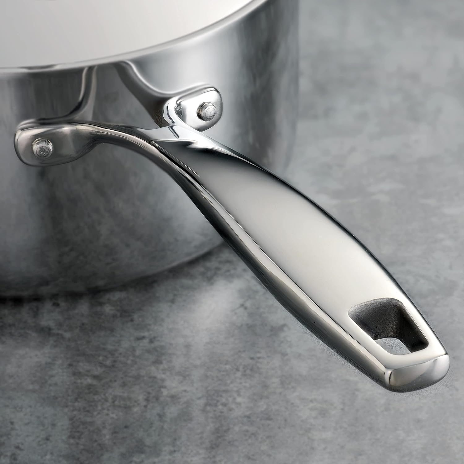 Durable stainless steel saucepan with lid