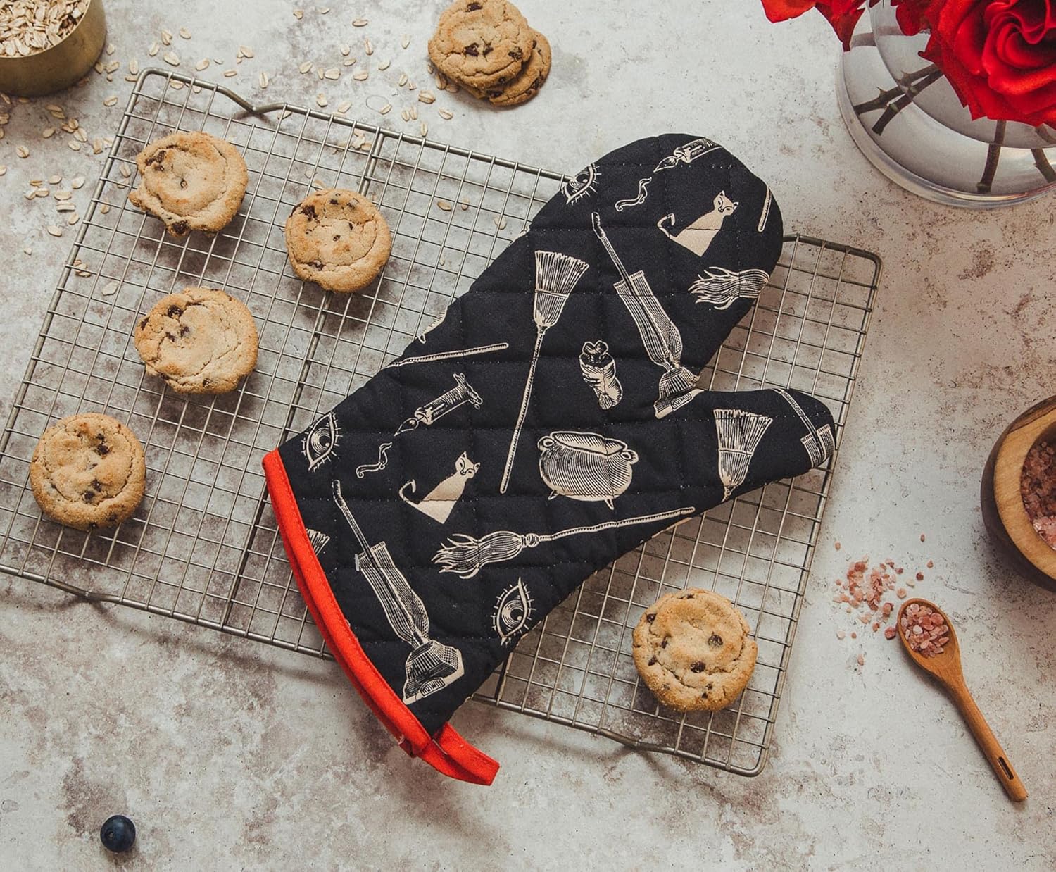 Disney Hocus Pocus Oven Mitt Pot Holder Heat Resistant Kitchen Glove