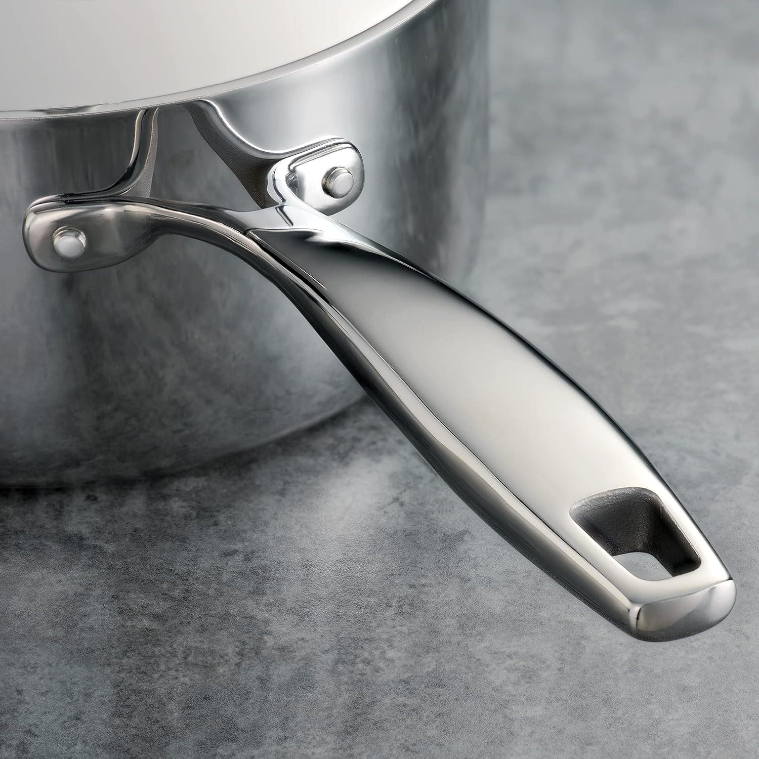 Durable 2-Quart Saucepan with Lid